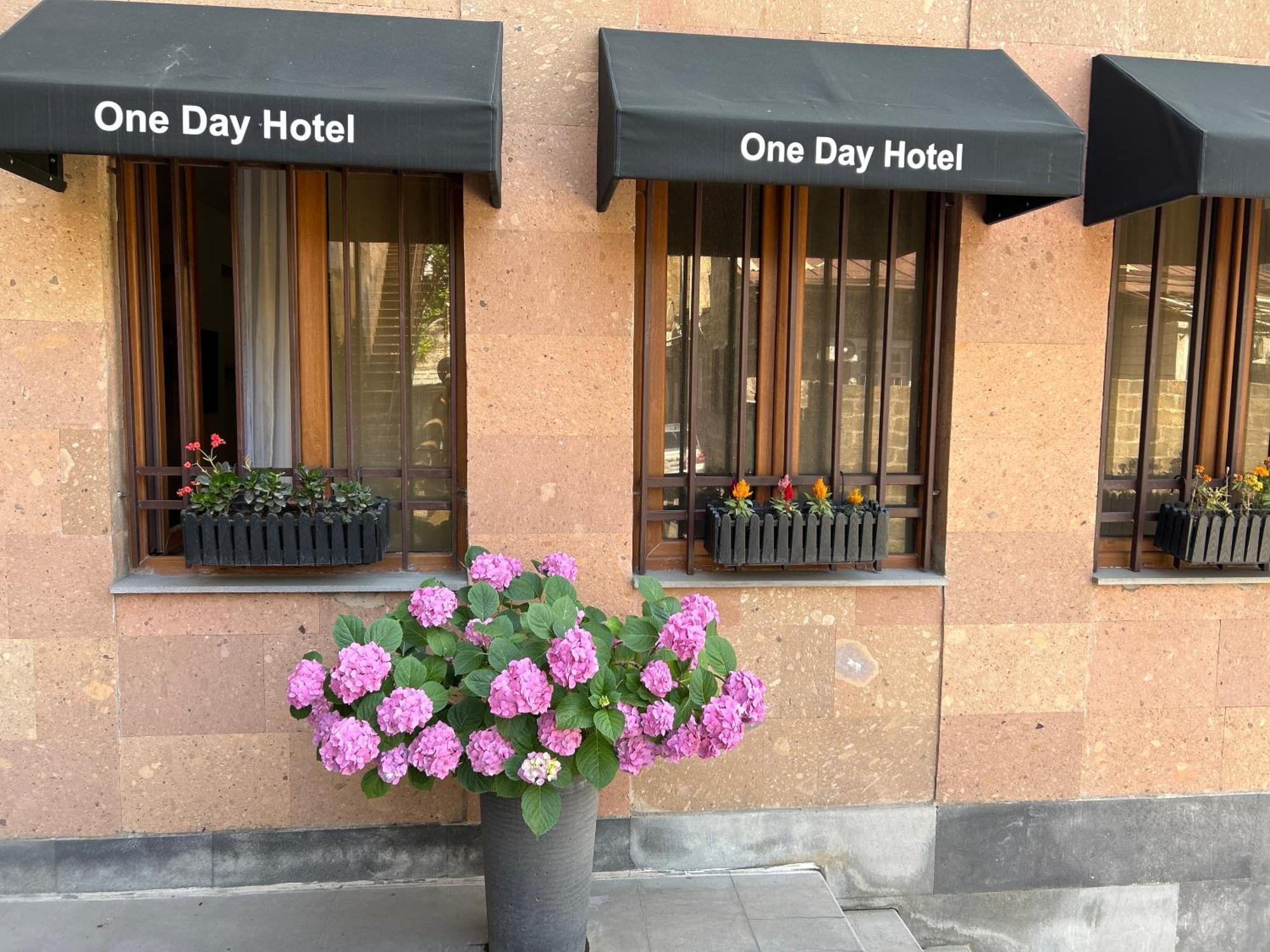 One Day Hotel Erivan Exterior foto